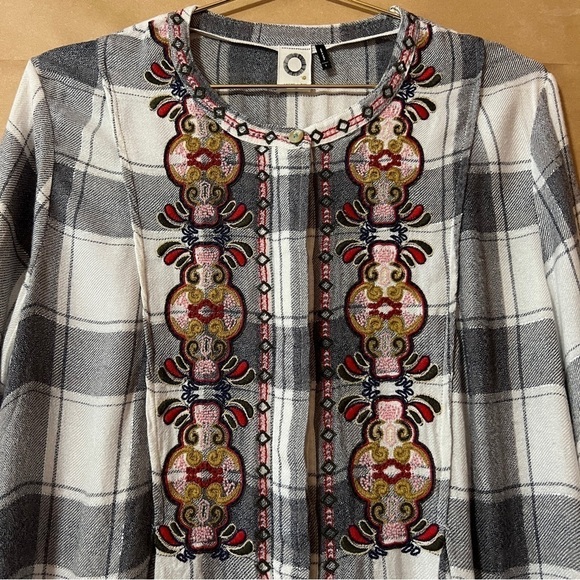 Anthropologie | Akemi & Kin Dalton Embroidered Plaid Flannel Popover Top Size S - Picture 5 of 14
